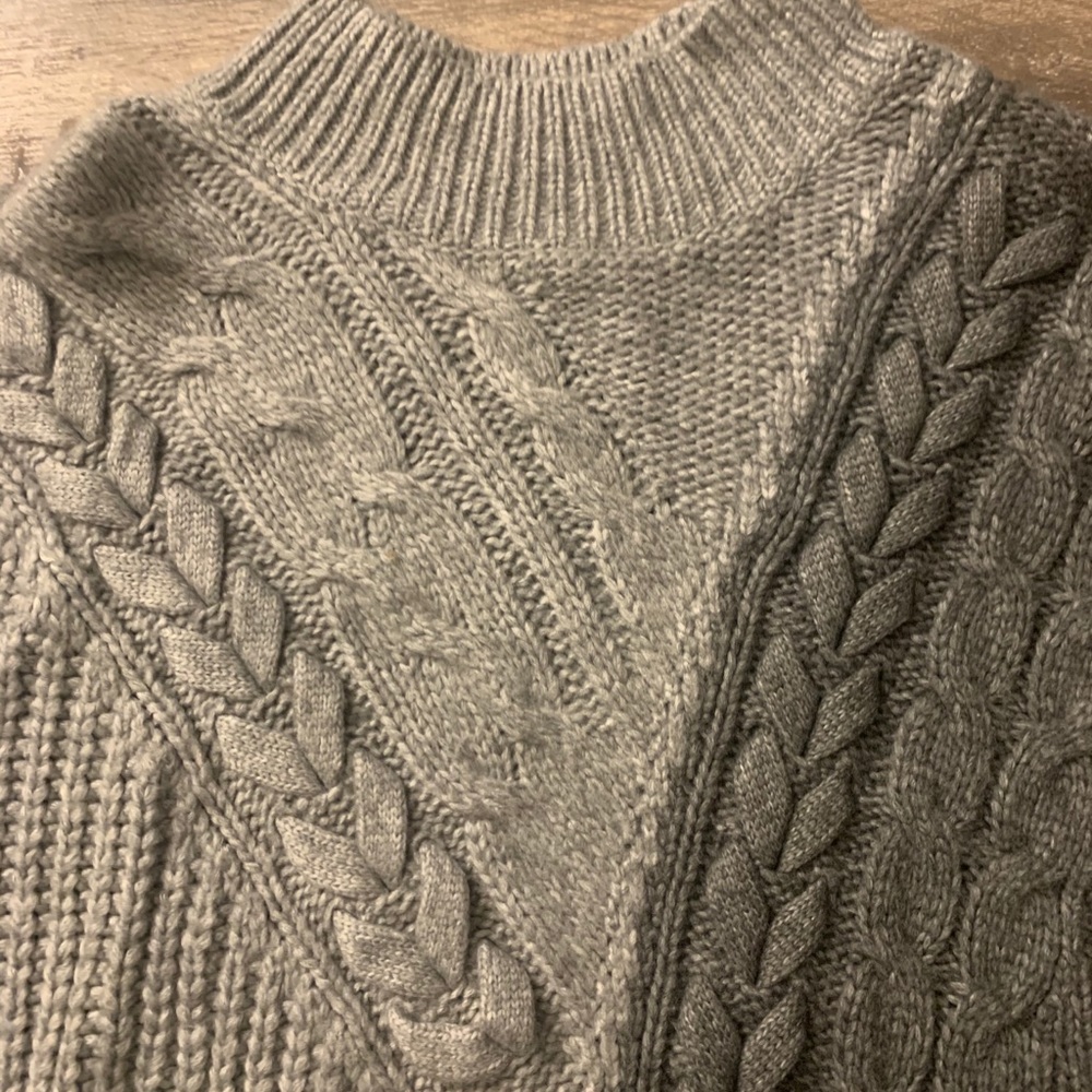 Simply Vera Sweater - Picture 8 of 8